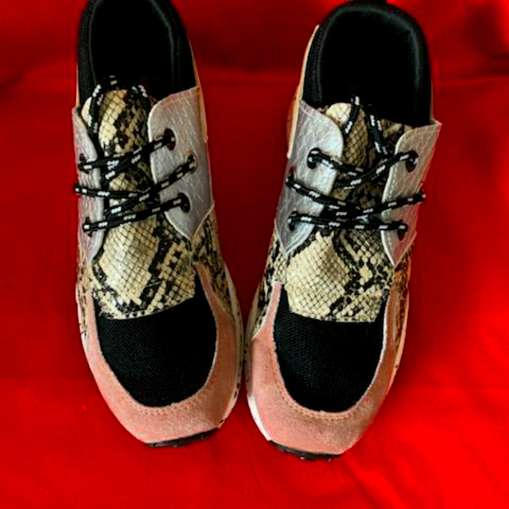 #KidsKorner- NEW Girl's Fashion Sneakers